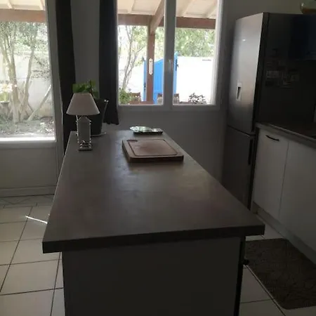 La Porte Bleue Holiday home Vouneuil-sous-Biard