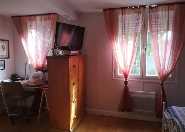 La Porte Bleue Holiday home Vouneuil-sous-Biard